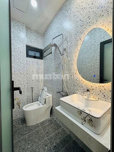 NHÀ 1T1L MỚI XÂY TẶNG KÈM BỘ NỘI THẤT SANG XỊN Đ.ĐẶNG VĂN NGỮ P10 Q.PN