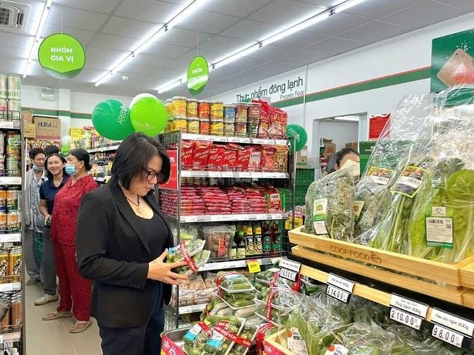 Chuỗi Cửa Hàng Cần Tuyển Gấp Nhân Viên Bán Hàng, Thu Ngân, Tạp Vụ 