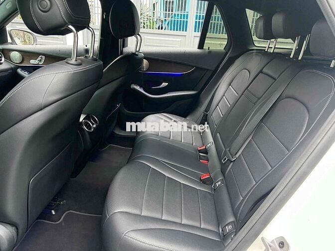 Mercedes GLC 200 4 Matic 2022 bản V1