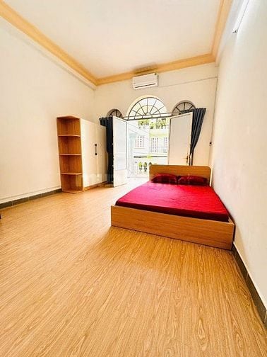 Phòng đẹp bancon - 21/1 đường Trường Sơn, P4, Q. Tân Bình Có máy lạnh