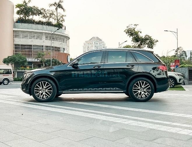 Bán xe Mercedes Benz 98% bảo dưỡng đầy đủ 