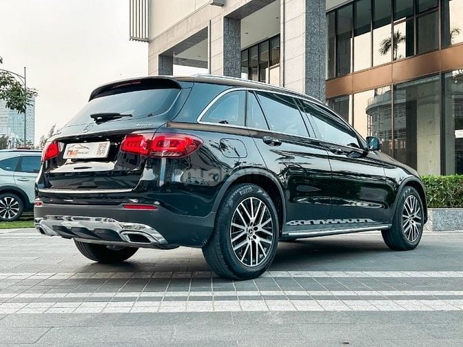 Bán xe Mercedes Benz 98% bảo dưỡng đầy đủ 