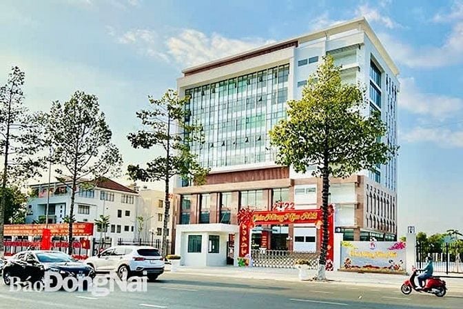 Xoay vốn cần bán gấp nhà mặt tiền đường ngay sân bay Biên Hòa.
