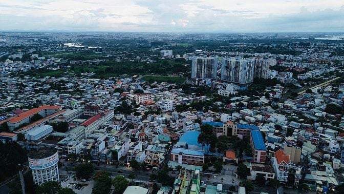 Xoay vốn cần bán gấp nhà mặt tiền đường ngay sân bay Biên Hòa.