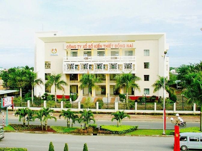 Xoay vốn cần bán gấp nhà mặt tiền đường ngay sân bay Biên Hòa.