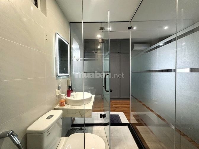 Chủ hạ giá 1ty5 cần bán gấp nhà 3lau,Trần Bình Trọng,BThanh,43m,HXH