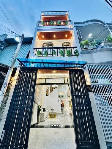 💥HẠ 300Tr BÁN NHANH💥 💫 NHÀ 3 TẦNG ĐẸP - GẦN MẶT TIỀN - SÂN THƯỢNG 