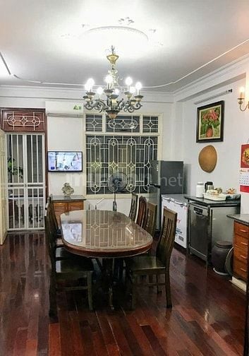 Nhà 6 tầng, 42m2, có thang máy, gần Cầu Giấy Center Point