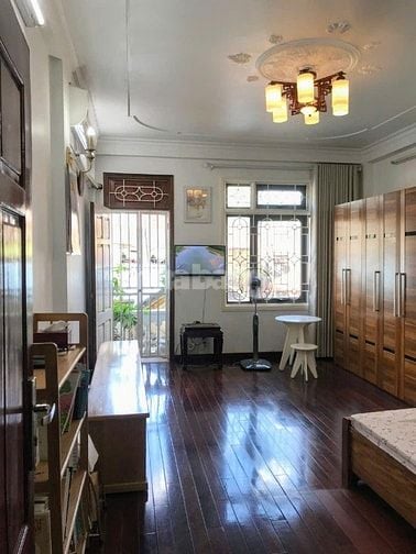 Nhà 6 tầng, 42m2, có thang máy, gần Cầu Giấy Center Point