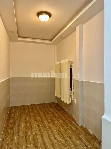 Nhà giá rẻ nhỉn 2 tỷ ngay trung tâm sài gòn