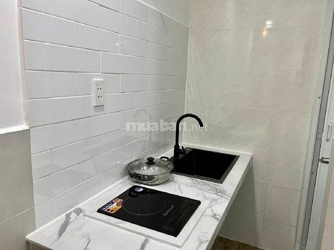 Nhà giá rẻ nhỉn 2 tỷ ngay trung tâm sài gòn