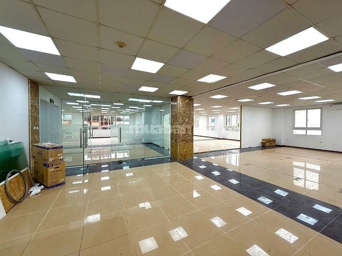 Cho thuê văn phòng tòa H10 475 Nguyễn Trãi, Thanh Xuân,300m2, tách sàn