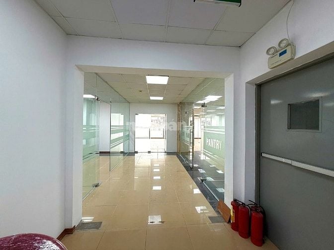 Cho thuê văn phòng tòa H10 475 Nguyễn Trãi, Thanh Xuân,300m2, tách sàn