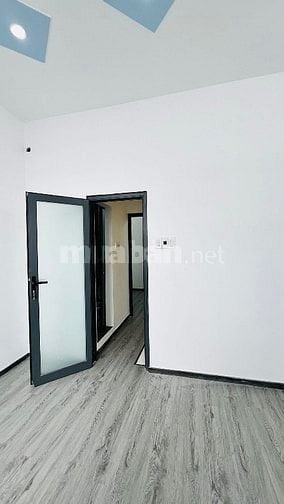 Bán nhà Sổ hồng đồng sở hữu đứng tên cách mặt tiền Lê Văn Lương 50m.