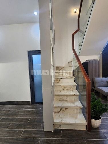 Bán nhà Sổ hồng đồng sở hữu đứng tên cách mặt tiền Lê Văn Lương 50m.