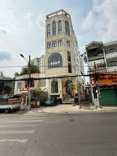 Bán tòa nhà 2 mặt tiền Lê Quang Định quận Gò Vấp (8x23m) hầm 8 tầng
