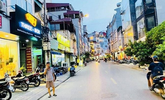 Bán nhà mặt phố Lê Trọng Tấn diện tích 180m², mặt tiền 6m, giá 73 tỷ