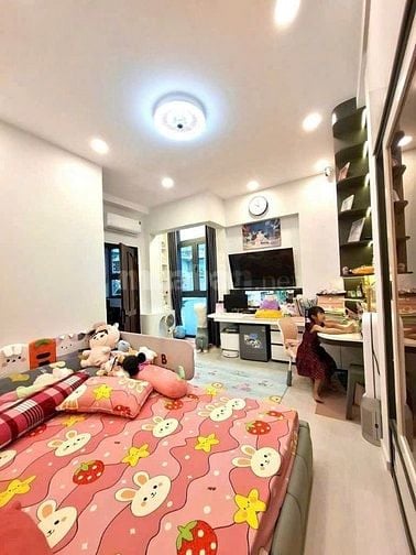 NHÀ SIÊU ĐẸP LÊ VĂN SỸ QUẬN 3 – GIÁP QUẬN 1 – HẺM Ô TÔ – 5 TẦNG MỚI 
