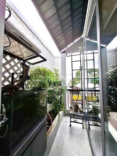 NHÀ SIÊU ĐẸP LÊ VĂN SỸ QUẬN 3 – GIÁP QUẬN 1 – HẺM Ô TÔ – 5 TẦNG MỚI 
