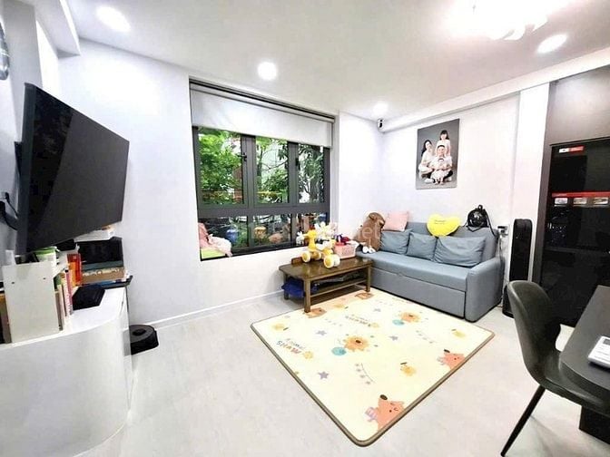 NHÀ SIÊU ĐẸP LÊ VĂN SỸ QUẬN 3 – GIÁP QUẬN 1 – HẺM Ô TÔ – 5 TẦNG MỚI 
