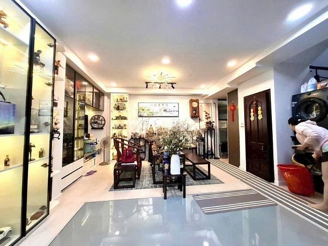 NHÀ SIÊU ĐẸP LÊ VĂN SỸ QUẬN 3 – GIÁP QUẬN 1 – HẺM Ô TÔ – 5 TẦNG MỚI 