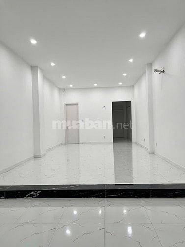 Bán nhà mặt tiền Nguyễn Văn Linh, đoạn gần đường Nguyễn Hoàng
