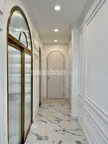 Bán nhà mặt tiền Nguyễn Văn Linh, đoạn gần đường Nguyễn Hoàng