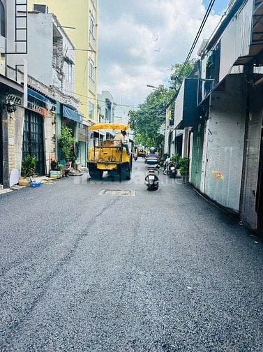 SIÊU PHẨM 43m2 Đồng Đen, Tân Bình gần chợ Tân Bình. Xây 1 trệt 2 lầu