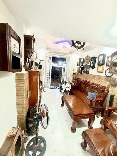 NHÀ 3 TẦNG HẺM XE HƠI ĐẬU CỬA THOẢI MÁI - Giá: 4.56Ty TL - Thống Nhất,