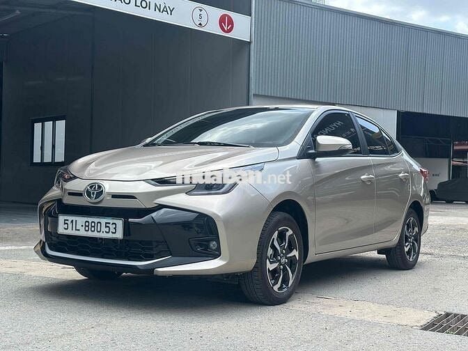 Toyota Vios 2025 E CVT LƯỚT 1xx km ( BAO TÊN )