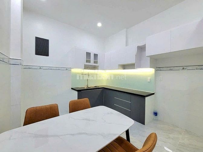 Nhà Quận 6 - 35m2 Hậu Giang gần Tiểu học Chi Lăng. Xây 1 trệt 1 lầu.