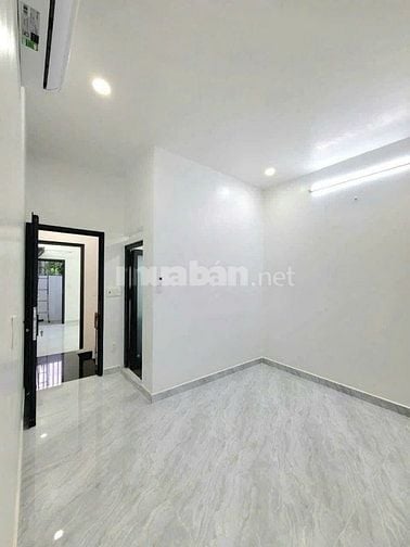 Nhà Quận 6 - 35m2 Hậu Giang gần Tiểu học Chi Lăng. Xây 1 trệt 1 lầu.