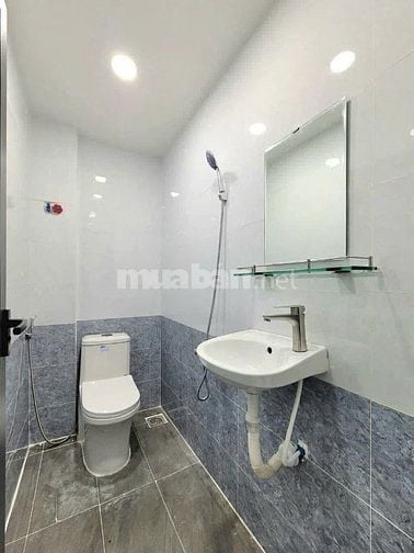 Nhà Quận 6 - 35m2 Hậu Giang gần Tiểu học Chi Lăng. Xây 1 trệt 1 lầu.