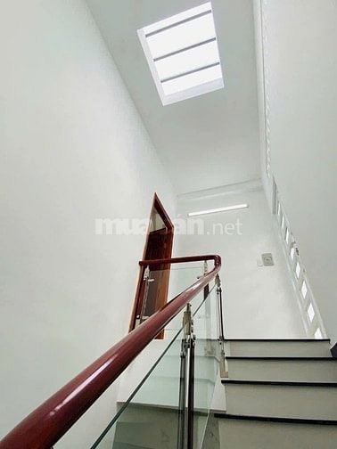 Nhà đẹp Đào Duy Anh 1T2L, hẻm rộng 5m, gần các tiện ích, giá chỉ 4,5tỷ