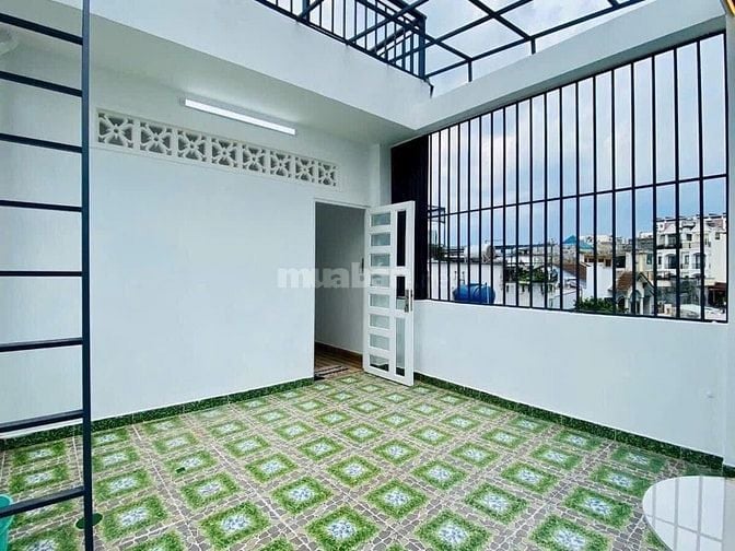 Nhà đẹp Đào Duy Anh 1T2L, hẻm rộng 5m, gần các tiện ích, giá chỉ 4,5tỷ