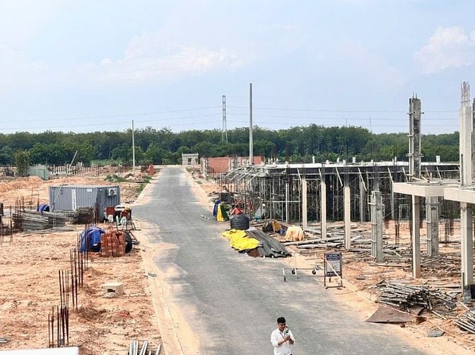 GIA KHẢI LUXURY- NHÀ PHỐ LIỀN KỀ TRÁI TIM TP BẾN CÁT, CHỈ 2,34 TỶ