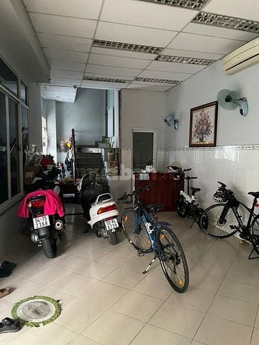 Cho thuê nhà nguyên căn 2 mặt tiền số 9 Nguyễn Thiện Thuật, P14, BT