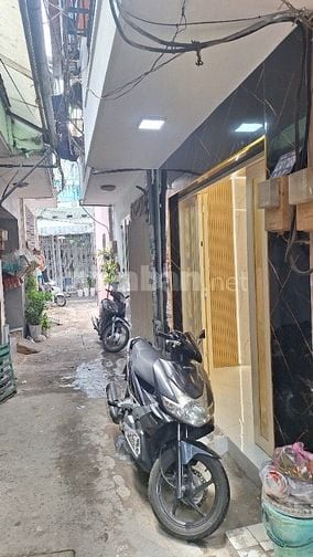 Nhà mới đẹp, 3mx9m, 1lầu,  Hẻm Cầu số 5 ra QL50, Ấp 1, Bình Hưng