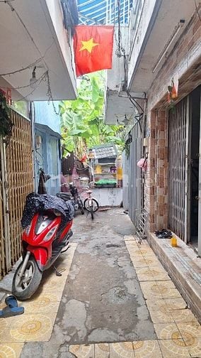Nhà mới đẹp, 3mx9m, 1lầu,  Hẻm Cầu số 5 ra QL50, Ấp 1, Bình Hưng