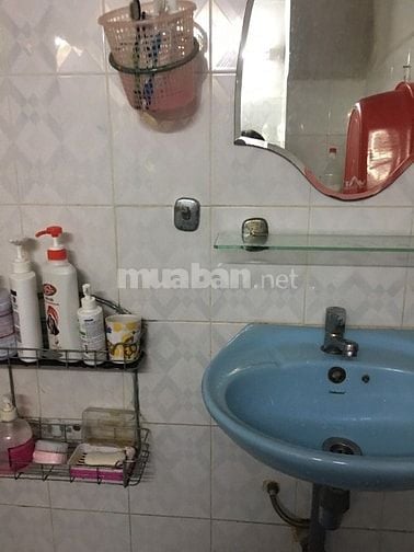 Bán căn hộ lầu 2 c/cư Hà Tôn Quyền Phường 4, Quận 11 giá 1,9 tỷ