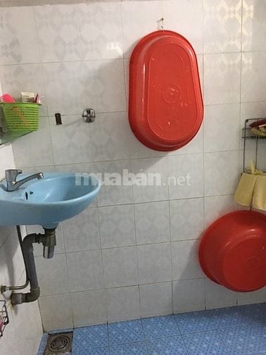Bán căn hộ lầu 2 c/cư Hà Tôn Quyền Phường 4, Quận 11 giá 1,9 tỷ