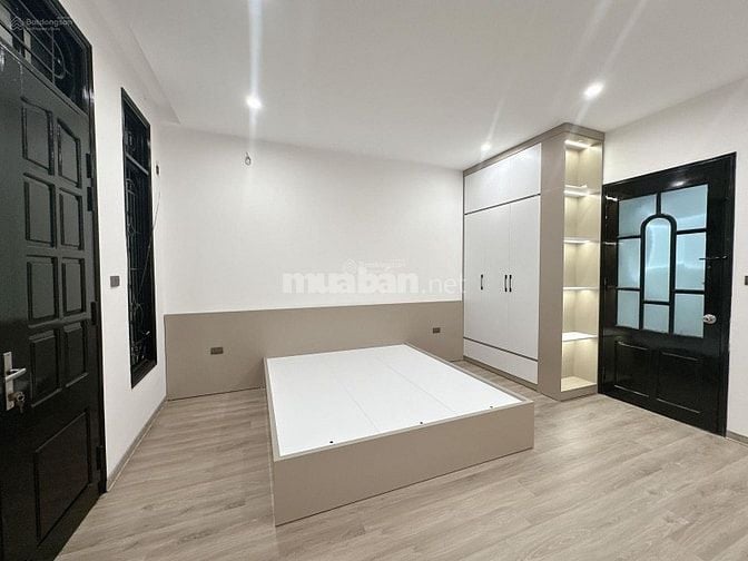 Chính chủ bán nhà phân lô ngõ 106  phố Chùa Láng 45m2x4 tầng,giá 9,9tỷ