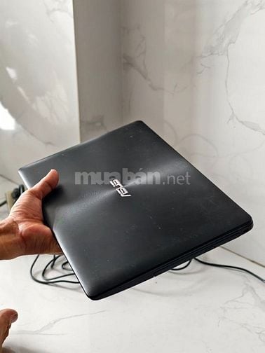 cần bán laptop ASUS giá rẻ rất mượt 