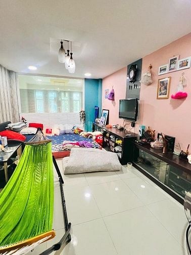Bán nhà 5 tầng ngay phố ẩm thực Hậu Giang, dọn vào ở ngay.