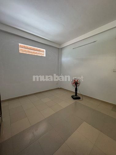 Cho thuê phòng trọ mới 100%, mỗi phòng đều có cửa sổ hướng sân vườn 