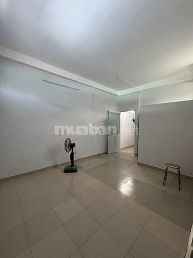 Cho thuê phòng trọ mới 100%, mỗi phòng đều có cửa sổ hướng sân vườn 