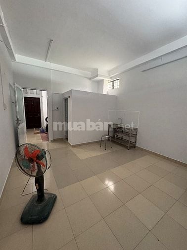 Cho thuê phòng trọ mới 100%, mỗi phòng đều có cửa sổ hướng sân vườn 
