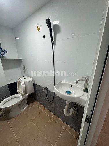 Cho thuê phòng trọ mới 100%, mỗi phòng đều có cửa sổ hướng sân vườn 