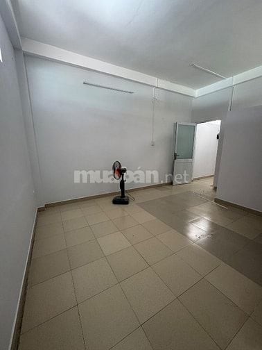 Cho thuê phòng trọ mới 100%, mỗi phòng đều có cửa sổ hướng sân vườn 