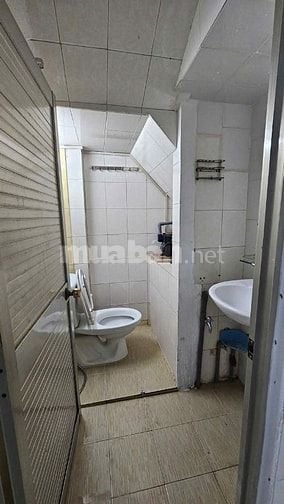 Cho thuê nhà hẻm 3m(3 gác) Hậu Giang, P.6, Q.6 giá 11tr